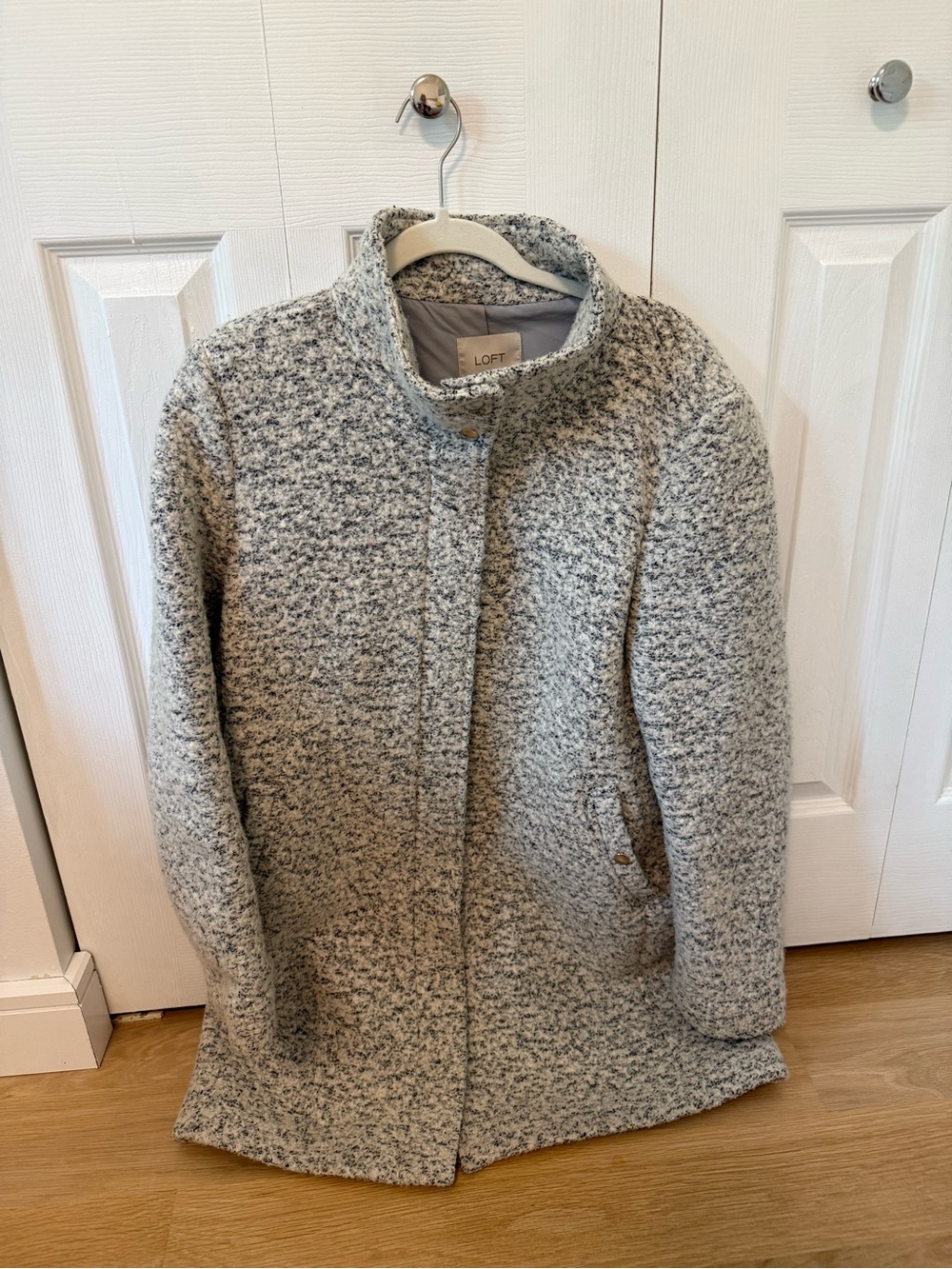 LOFT Women's White & Black Marled Coat